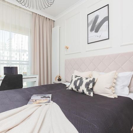 Mennica Residence Central Apartment By Renters Prestige Varsavia Esterno foto