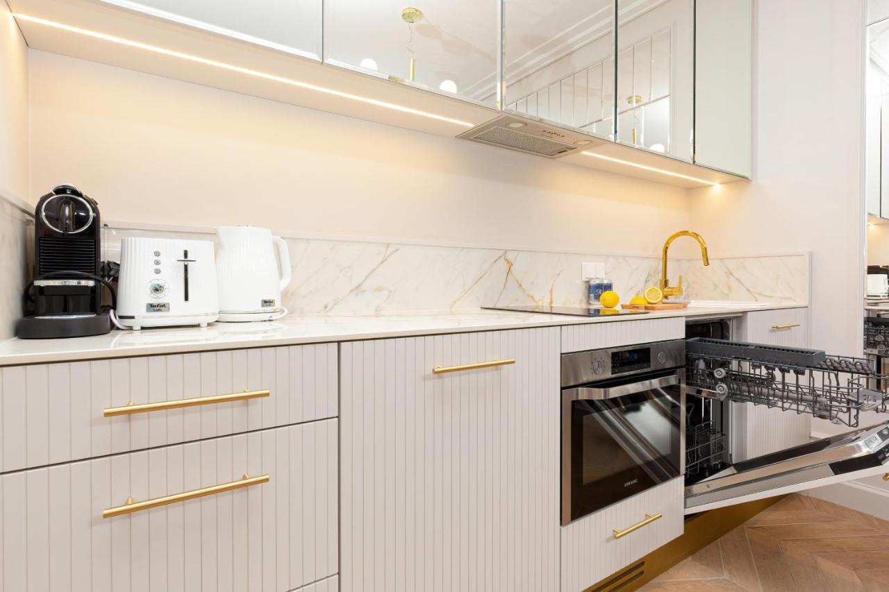 Mennica Residence Central Apartment By Renters Prestige Varsavia Esterno foto