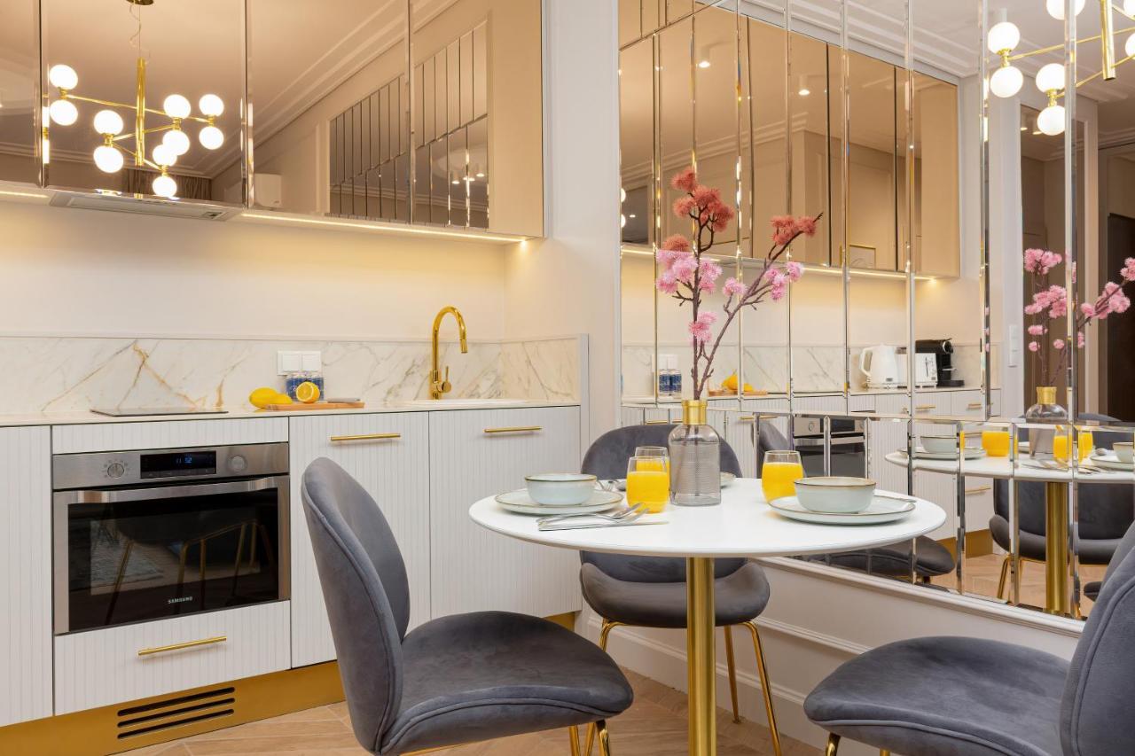 Mennica Residence Central Apartment By Renters Prestige Varsavia Esterno foto