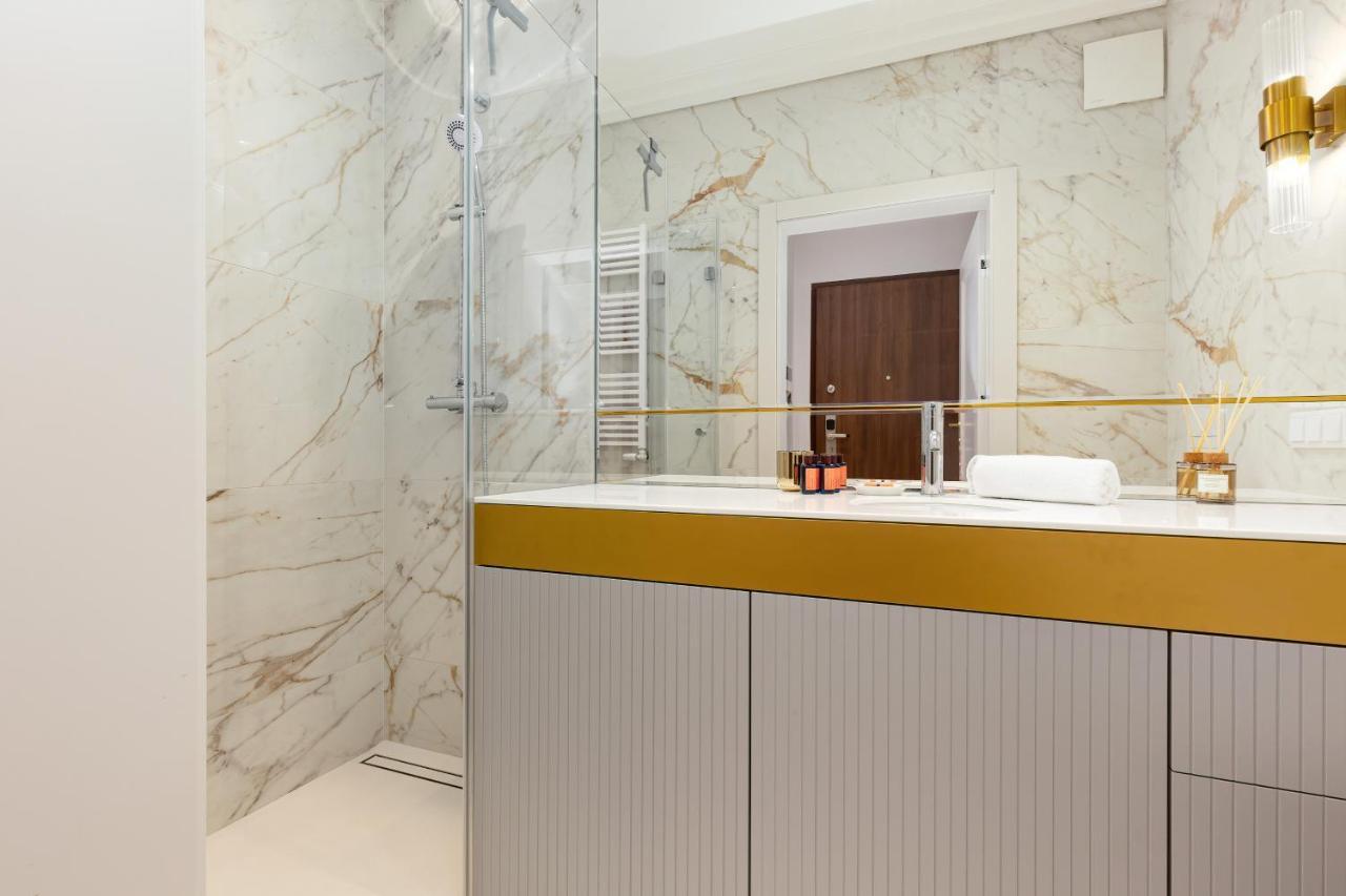 Mennica Residence Central Apartment By Renters Prestige Varsavia Esterno foto