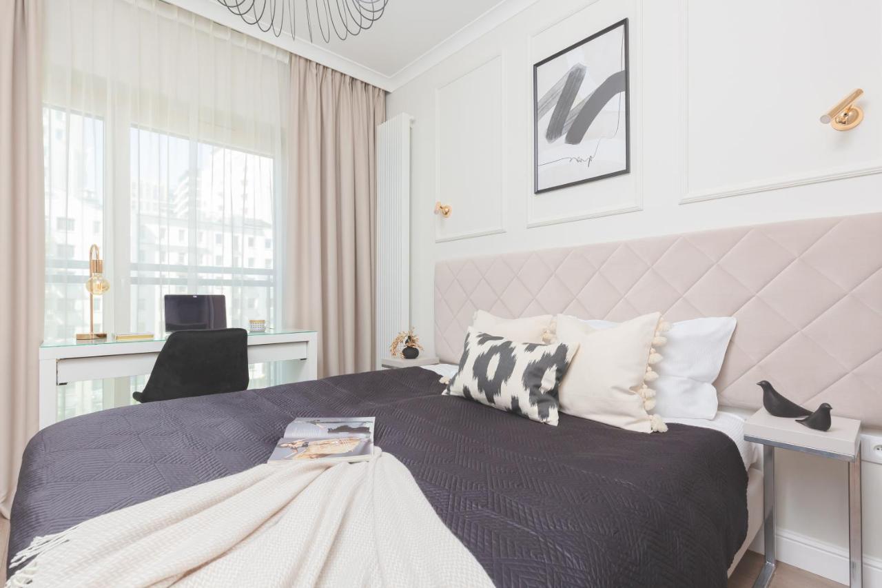 Mennica Residence Central Apartment By Renters Prestige Varsavia Esterno foto