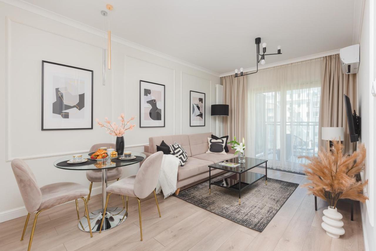 Mennica Residence Central Apartment By Renters Prestige Varsavia Esterno foto