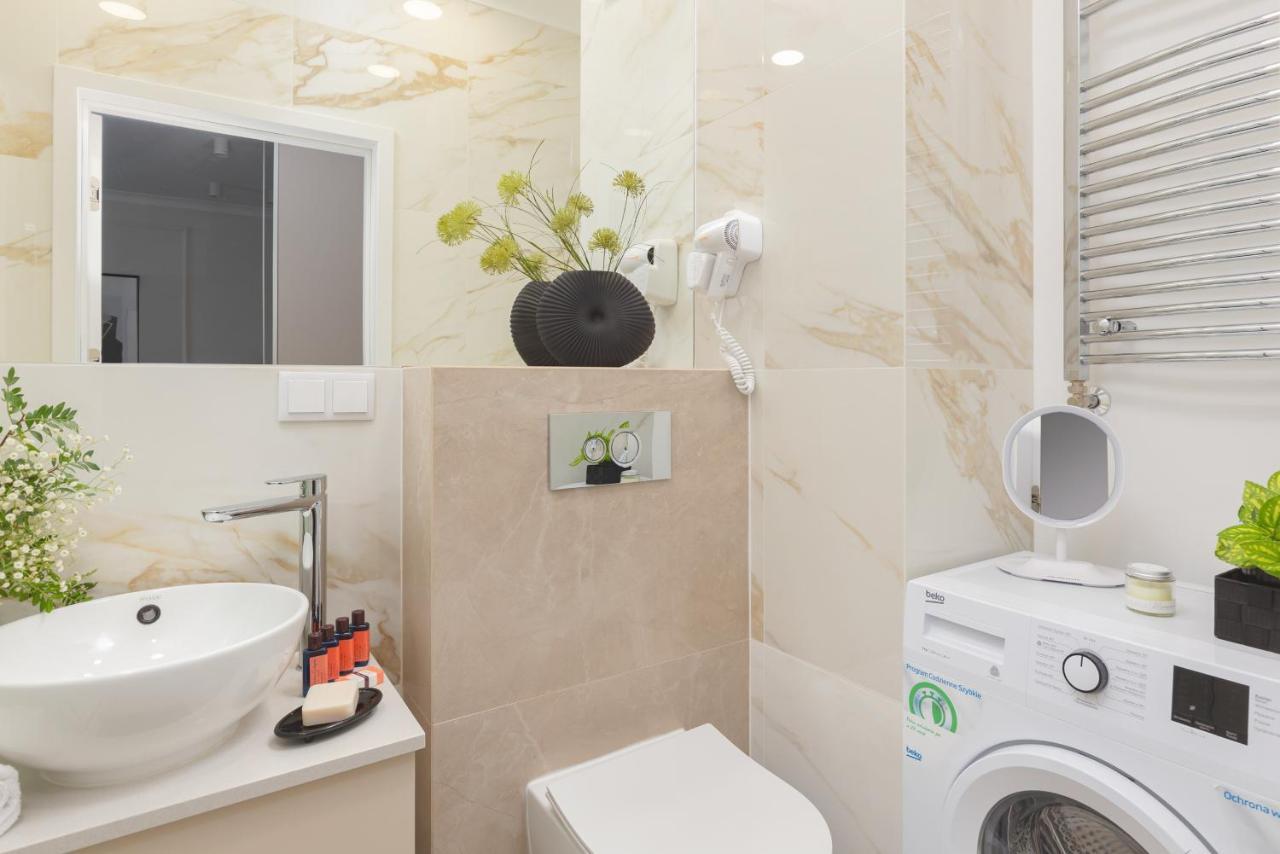 Mennica Residence Central Apartment By Renters Prestige Varsavia Esterno foto