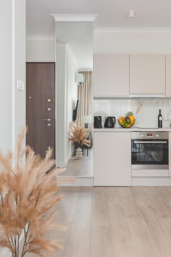 Mennica Residence Central Apartment By Renters Prestige Varsavia Esterno foto