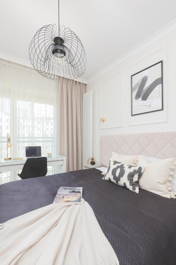 Mennica Residence Central Apartment By Renters Prestige Varsavia Esterno foto