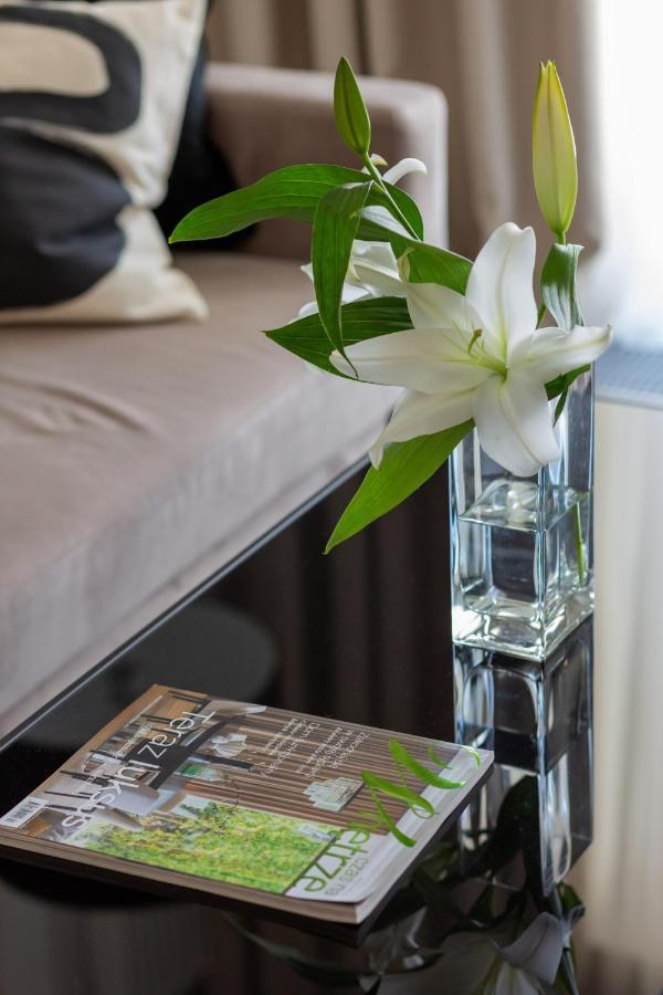 Mennica Residence Central Apartment By Renters Prestige Varsavia Esterno foto
