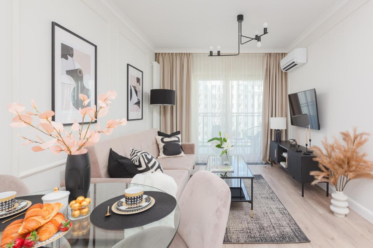 Mennica Residence Central Apartment By Renters Prestige Varsavia Esterno foto